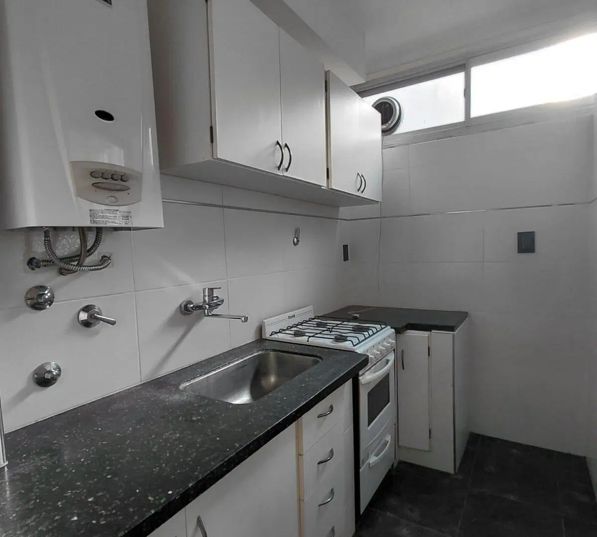 Vendo Departamento de 2 amb a la Calle zon Aldrey 8