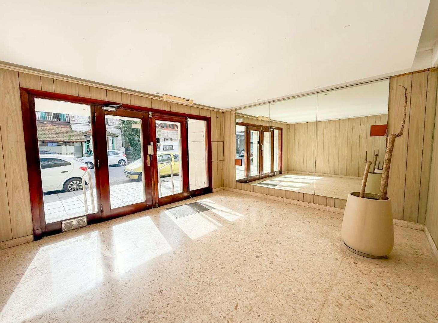 Foto de Venta Departamento 1 ambiente a la calle, Paseo Aldrey, con balcón, imagen 4