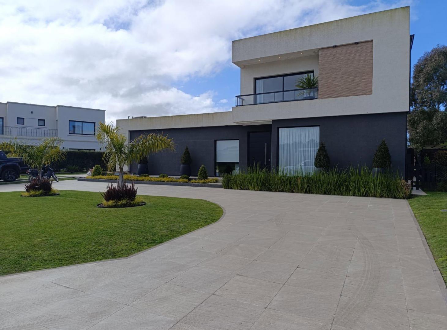 Venta Casa 4 ambientes Rumenco Joven