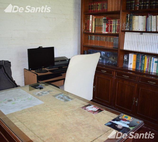 Foto de Hermoso chalet 4 ambientes en esquina de Sol, imagen 2