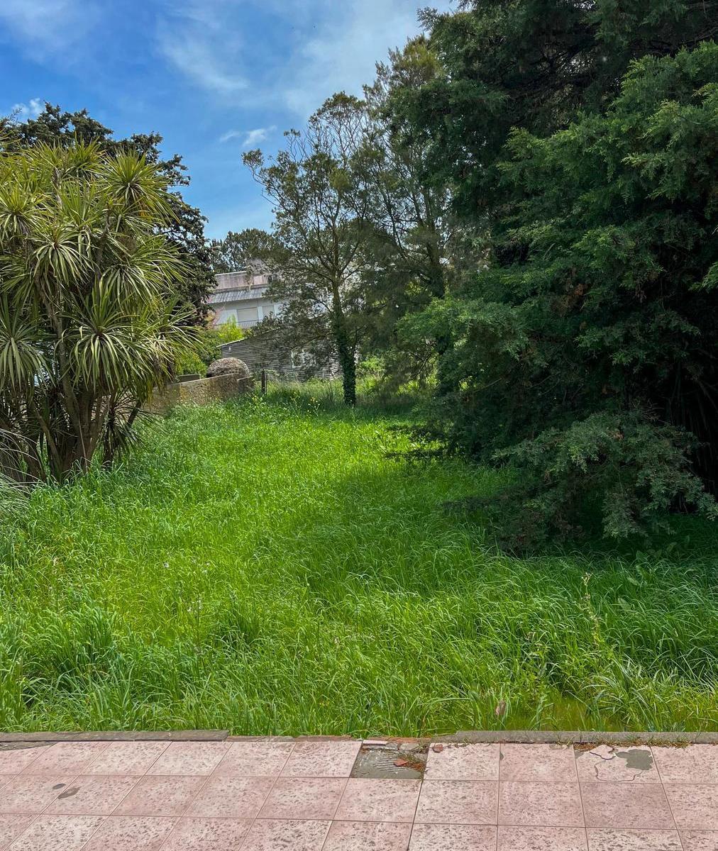 Chalet a Estrenar con Amplio Lote en Barrio Chapatmalal 2