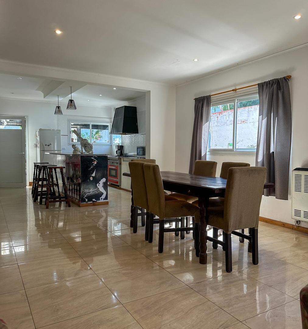 Foto de Chalet de dos plantas a estrenar – Impecable, imagen 3