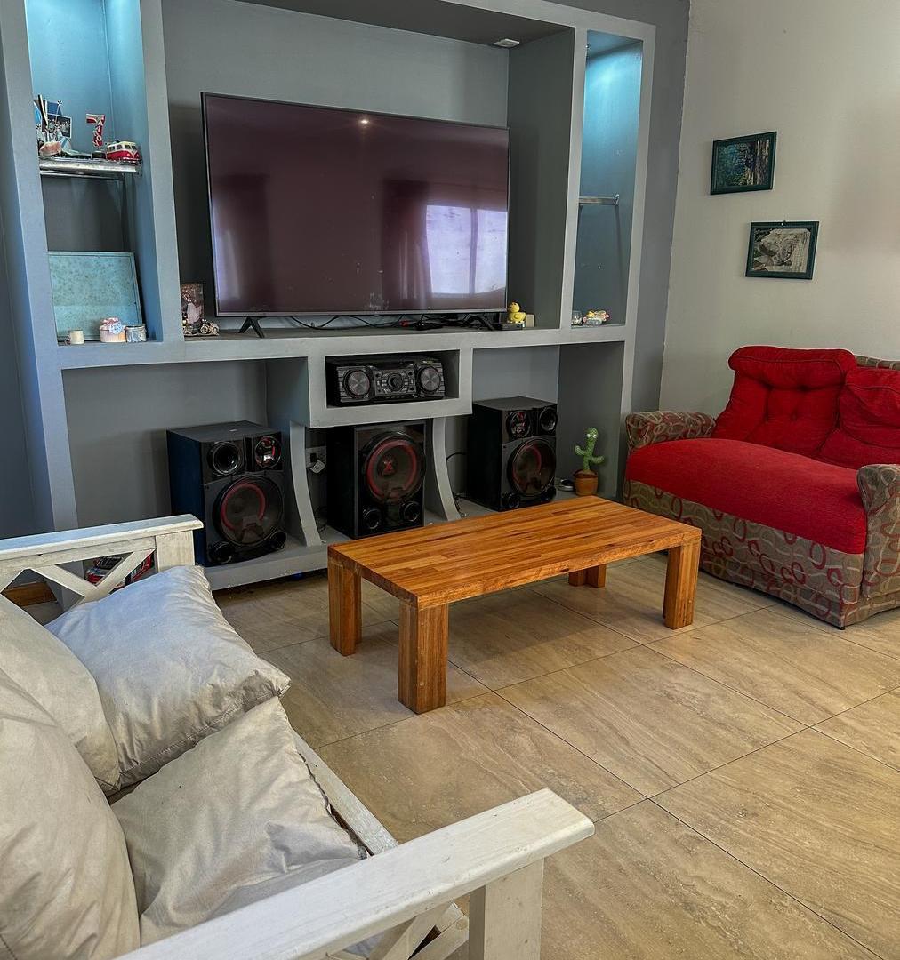 Foto de Chalet de dos plantas a estrenar – Impecable, imagen 2