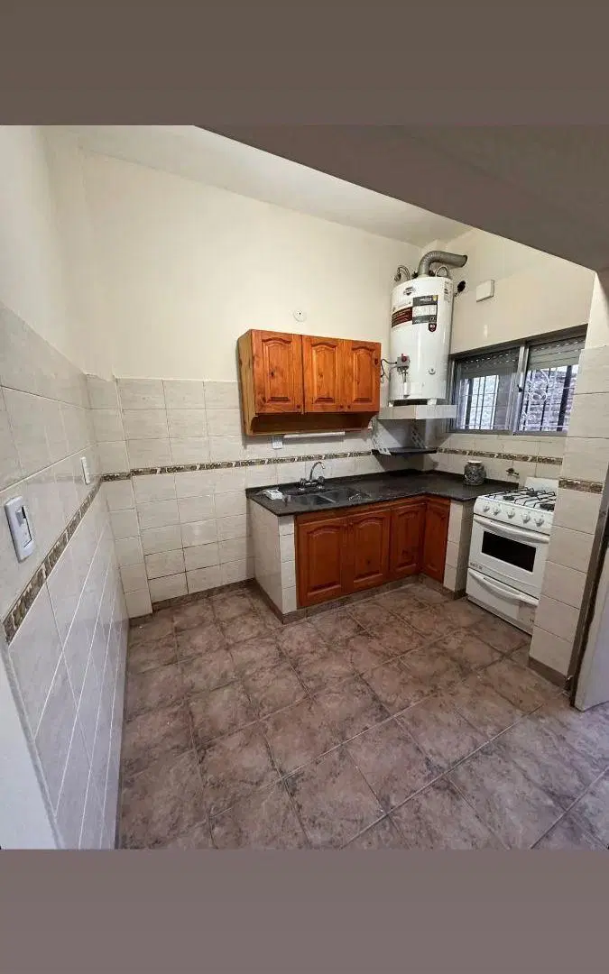 Alquiler casa c/ jardin y patio 4
