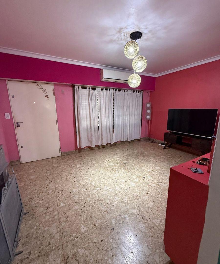 Foto de CASA EN VENTA EN VILLA DEVOTO – 3 DORMITORIOS – GARAGE – QUINCHO – GRAN, imagen 3
