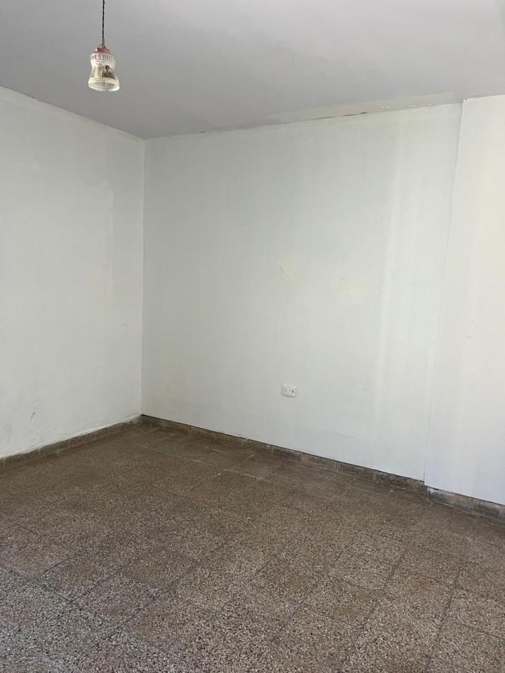 Foto de CASA EN VENTA ESPAÑA 1270, imagen 2