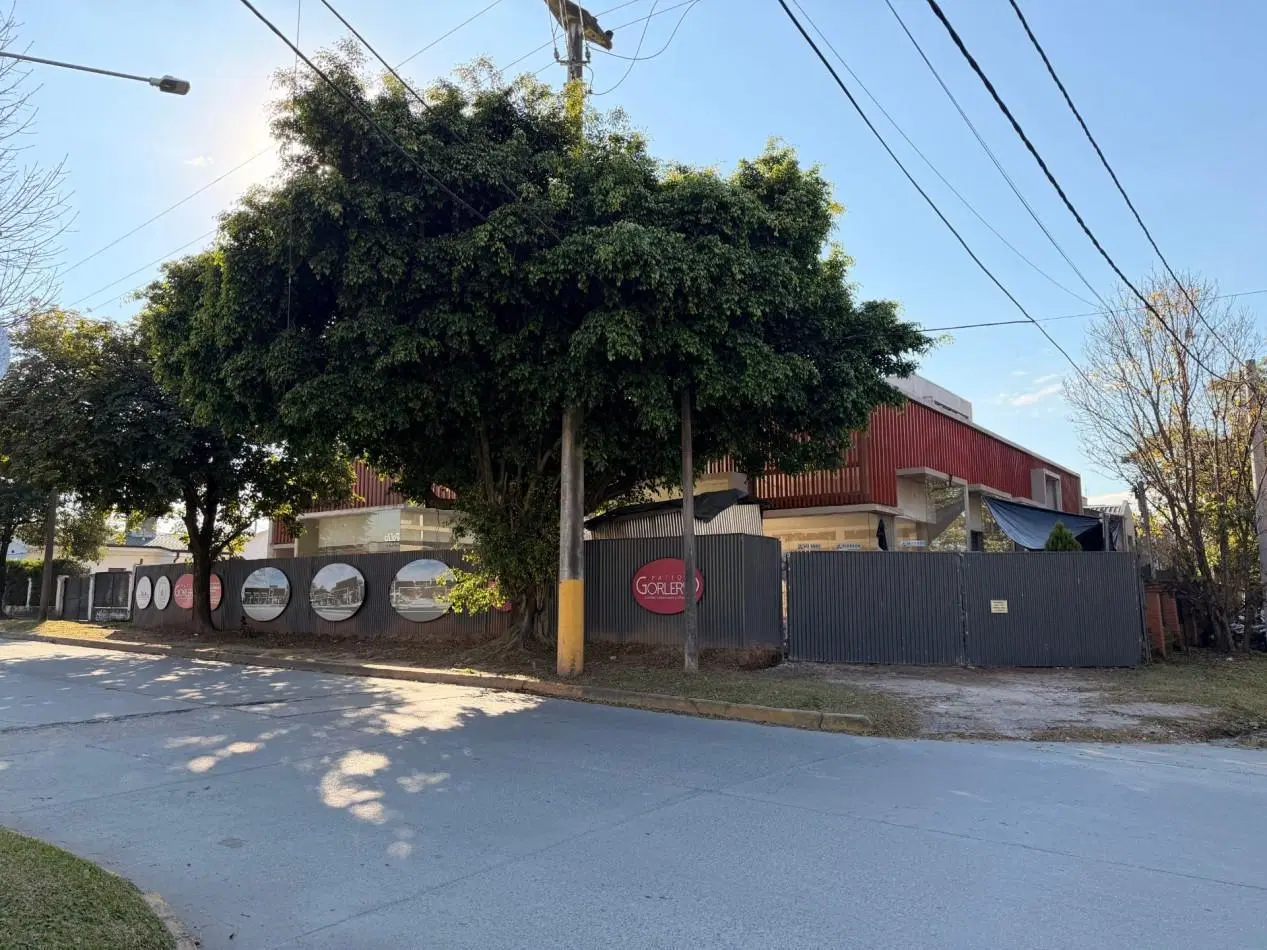 OFICINA / CONSULTORIO EN VENTA - PATIO GORLERO 3