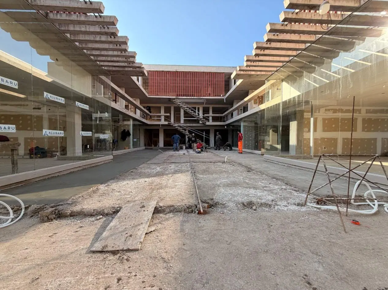 OFICINA / CONSULTORIO EN VENTA - PATIO GORLERO 2