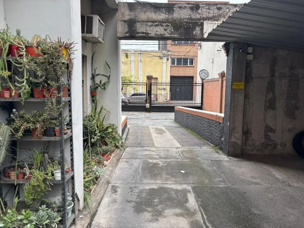 Venta cochera Moreno 370- Barrio Sur 1