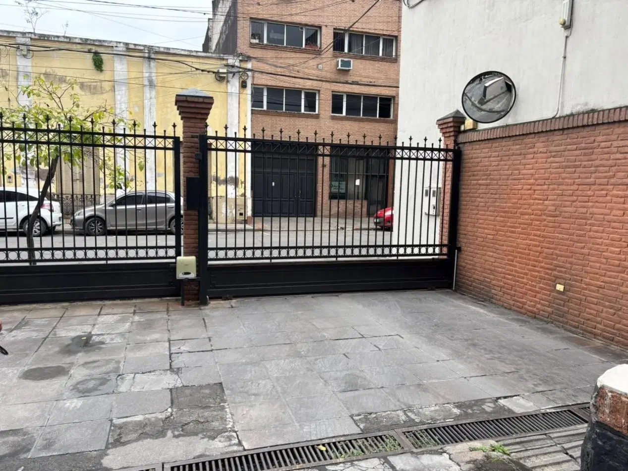 Venta cochera Moreno 370- Barrio Sur 7
