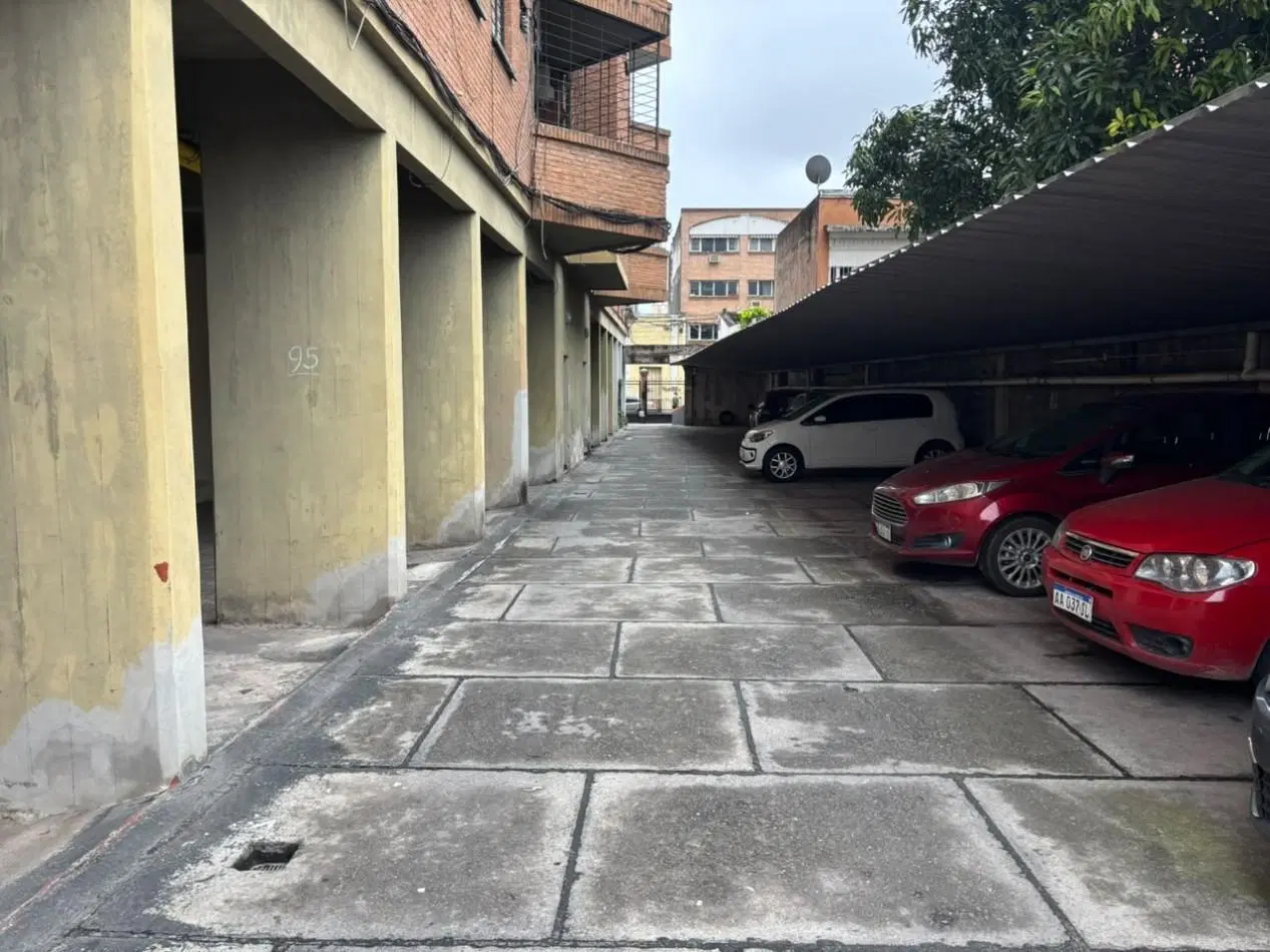 Venta cochera Moreno 370- Barrio Sur 2