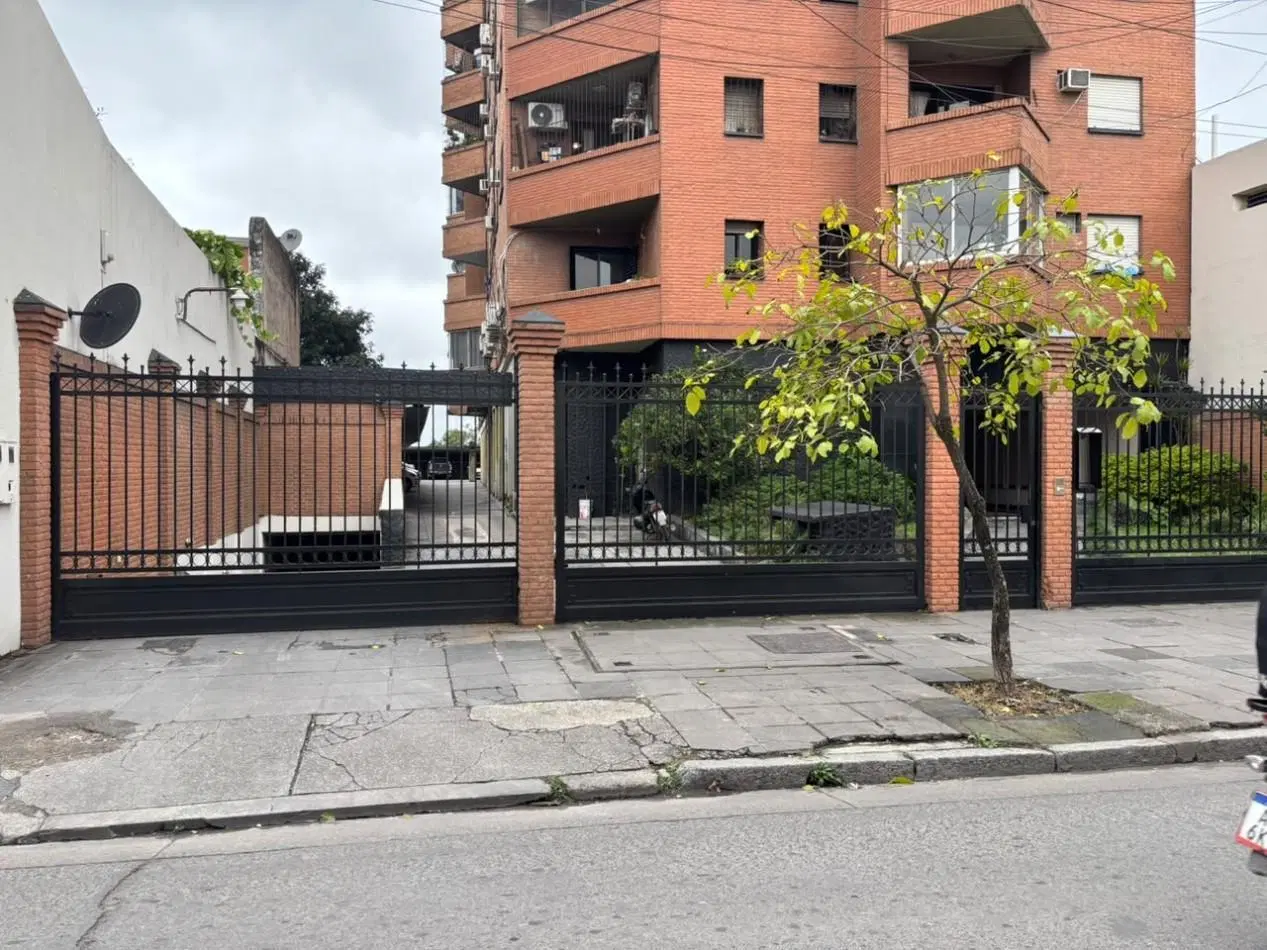 Venta cochera Moreno 370- Barrio Sur 3
