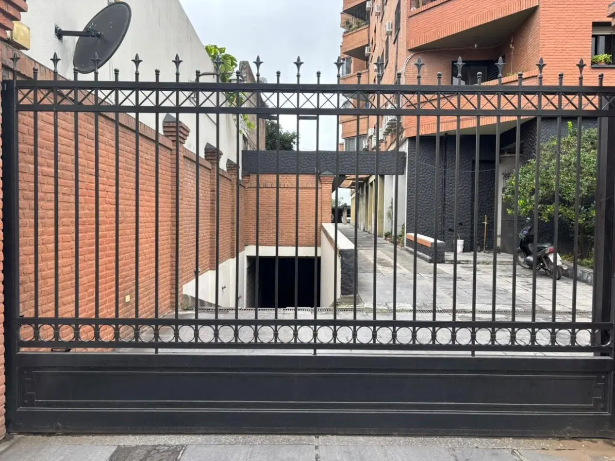 Venta cochera Moreno 370- Barrio Sur 5