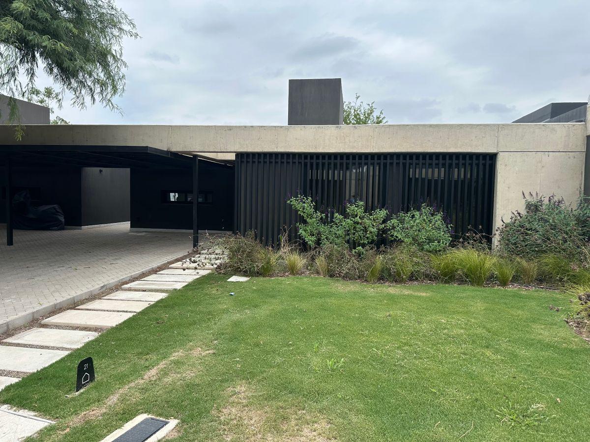 VILLA WARCALDE-CASA EN HOUSING CERRADO C/ SEGURIDAD-3 DORM - GALERIA CON ASADOR - JARDIN - COCHERA 2