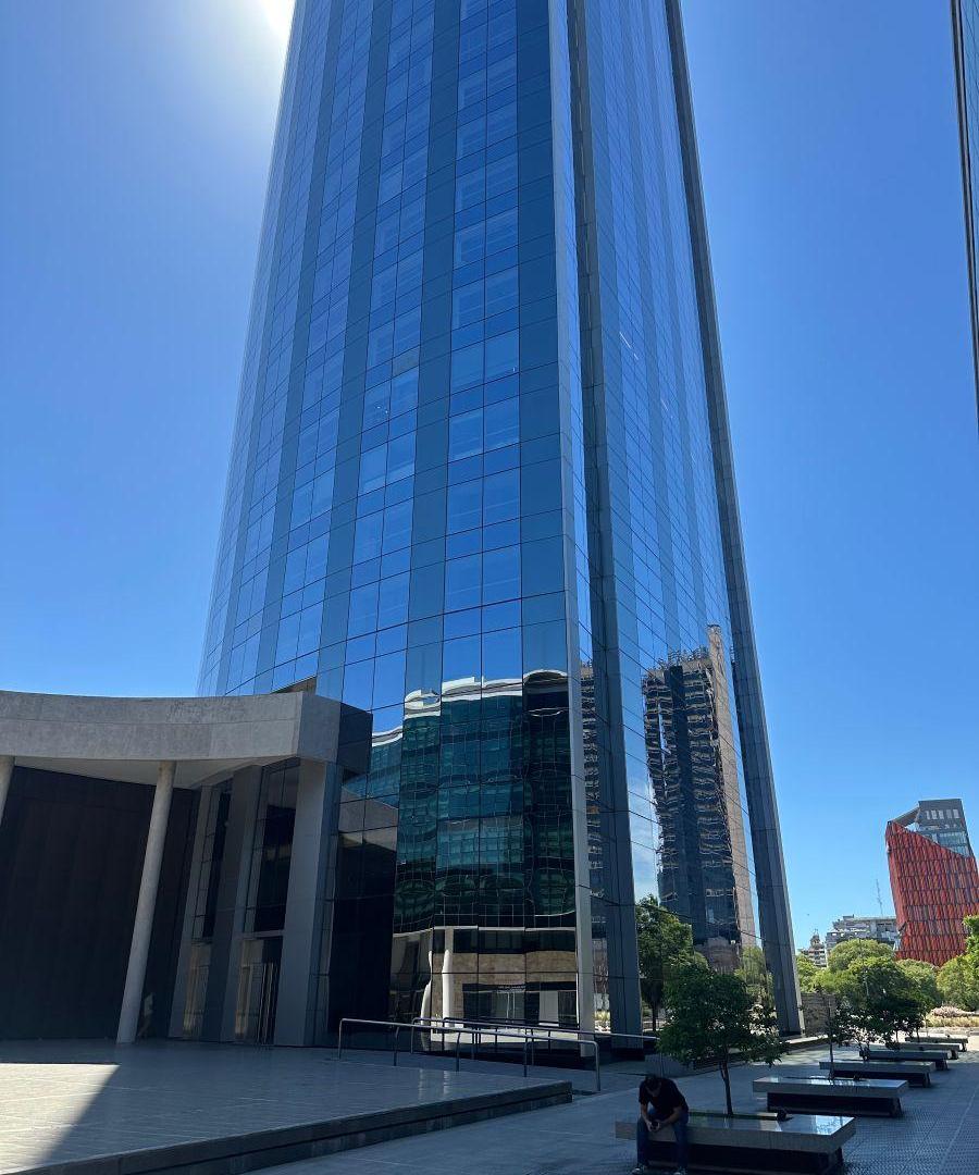 CAPITALINAS - TORRE ALTA - EXCELENTE OFICINA - CON VISTA AL RIO , A LA CIUDAD Y A LAS SIERRAS