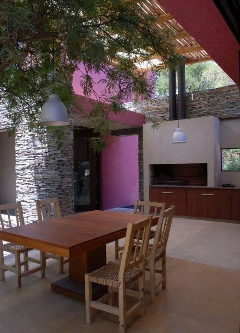 VENDO - VILLA ALLENDE - AVENIDA ARGENTINA - IMPECABLE - 3 DORMITORIOS - QUINCHO 4