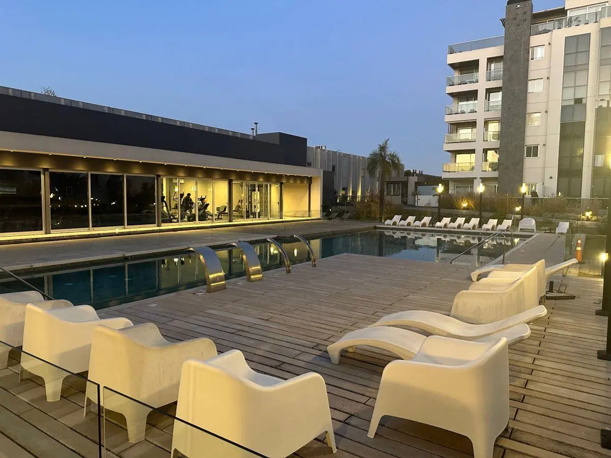 VENDO ó ALQUILO - URCA - SEGURIDAD 24 HS - DEPART. 1 DORMITORIO - BALCON CON ASADOR - COCHERA SUBT. 3