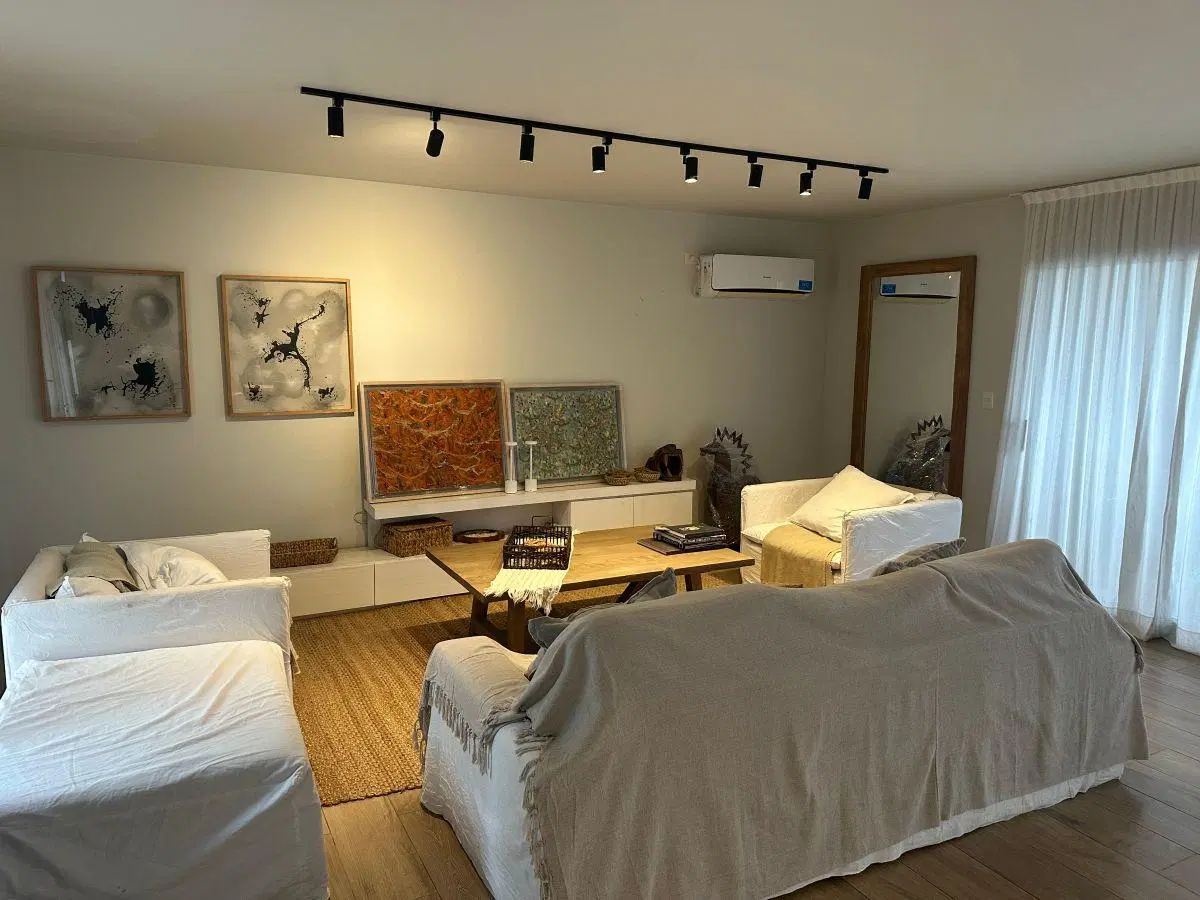VENDO - LA RUFINA - IMPECABLE PROPIEDAD - 4 DORM. -PLAY ROOM - LAVAD - GALERIA - PILETA - COCHERA 2 3