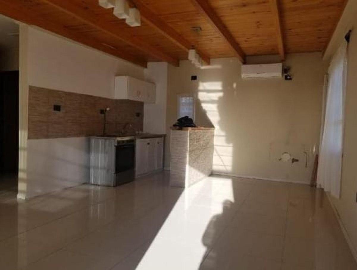 Casa 2 Dorm, 60 m², Bº Laprida, Gran Lote Cerrado 3