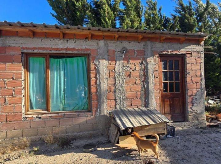 VENTA CASA 3 DORMITORIOS y MONOAMBIENTE - PERMUTA 4