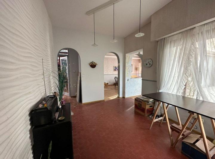CASA 4 DORMITORIOS BARRIO PUEYRREDON 5