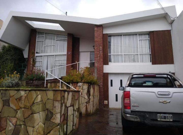 CASA 4 DORMITORIOS QUINCHO-GARAGE CENTRO COMODORO 3