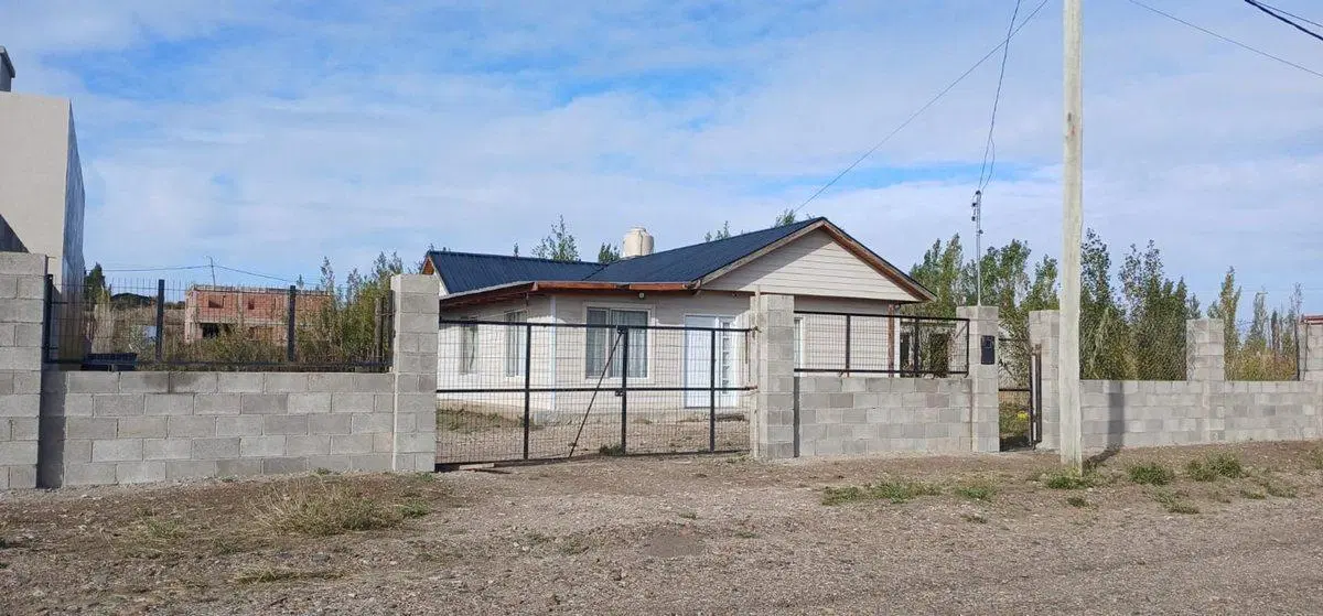CASA 3 DORMITORIOS BELLA VISTA OESTE 3