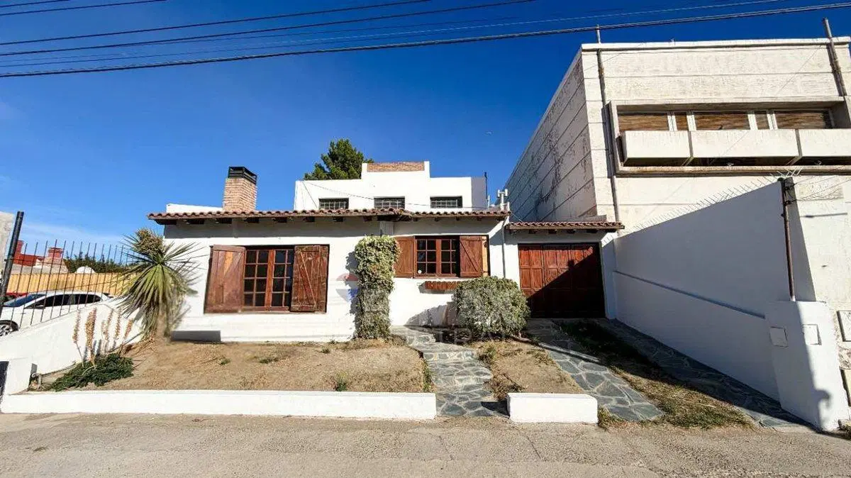 CASA de 3 DORMITORIOS BARRIO PUEYRREDÓN 3