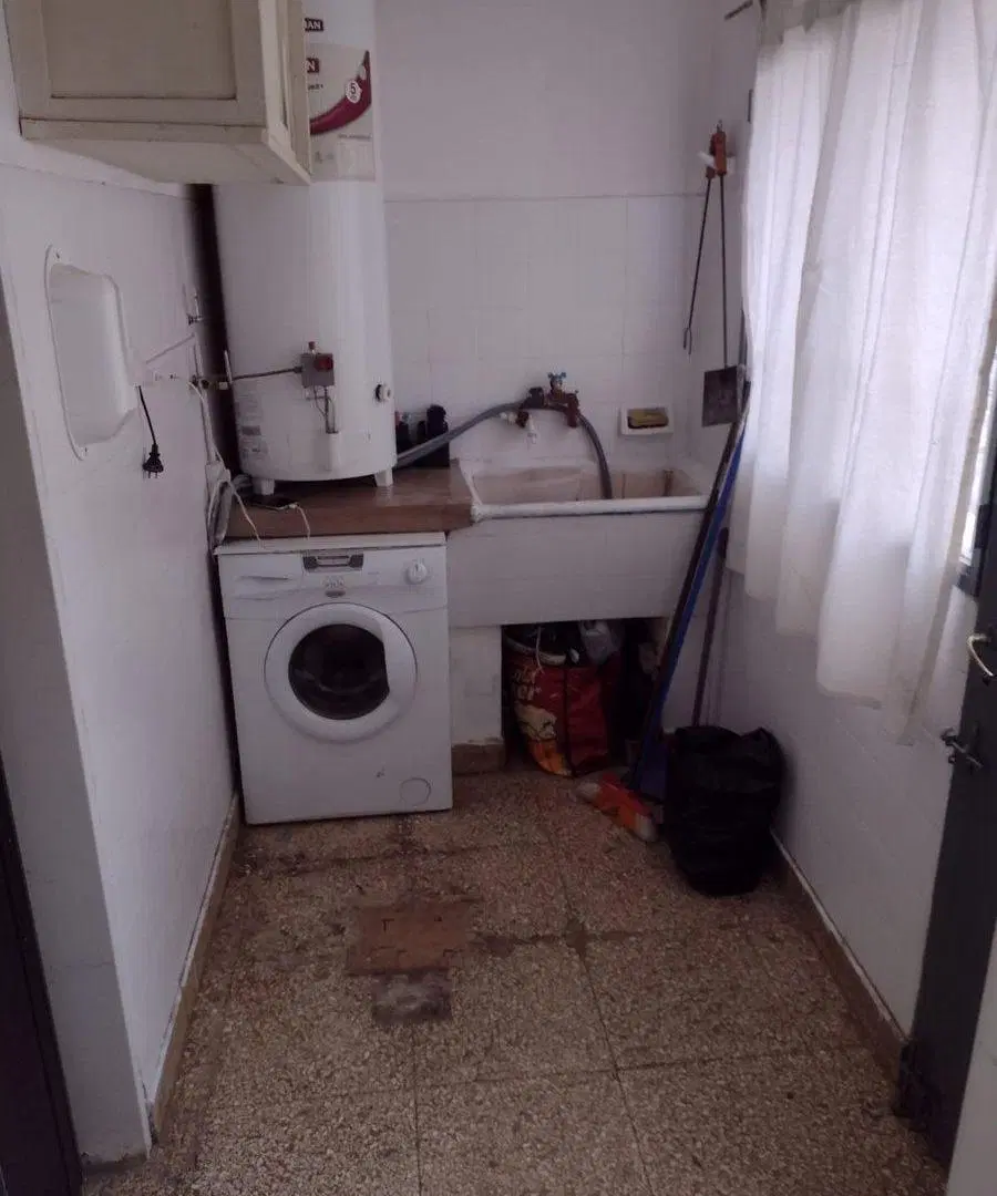CASA DE 3 DORM. / QUINCHO GARAGE EN BARRIO ROCA 4