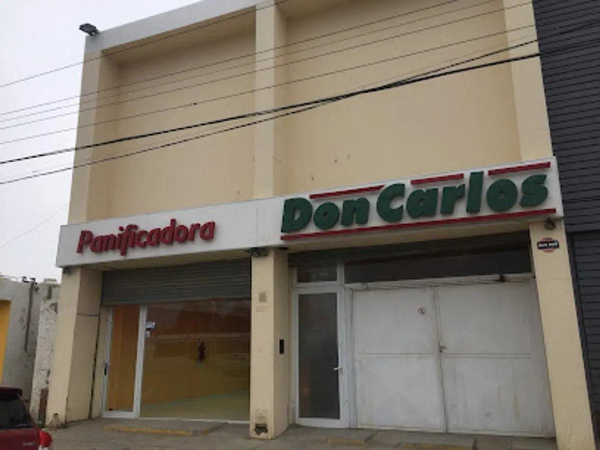 2 LOCALES EN AVENIDA 3