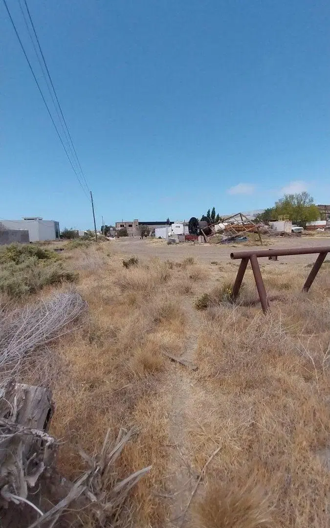 LOTE EN ESQUINA BARRIO INDUSTRIAL 4
