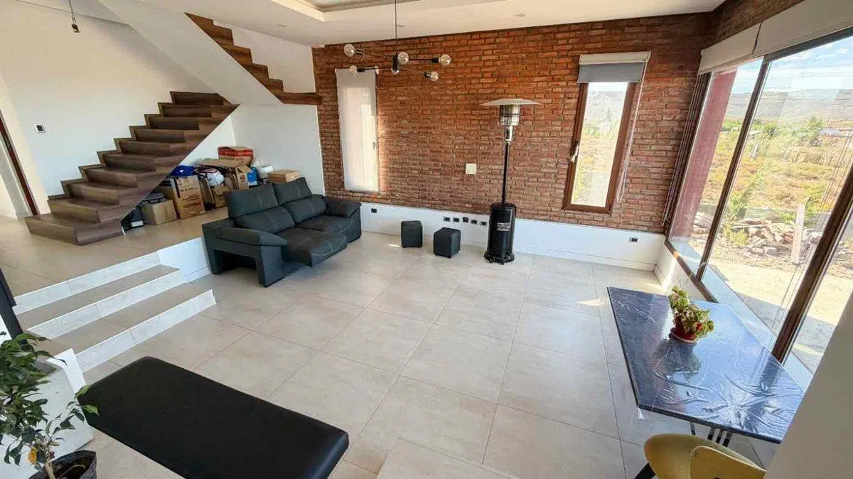 Casa 3 dormitorios en Bella Vista Oeste 2