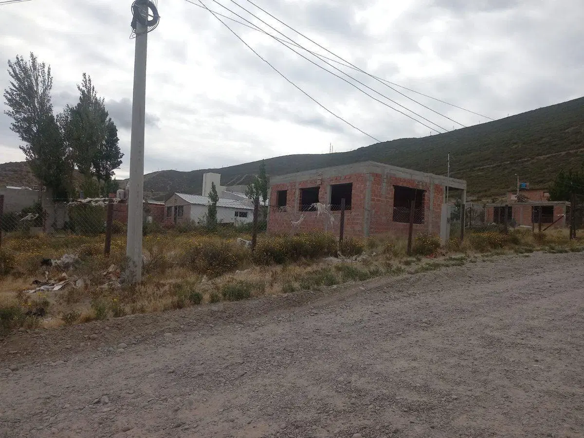 TERRENO CON MEJORA A MTS DEL CAMINO ROQUE GONZALEZ 5