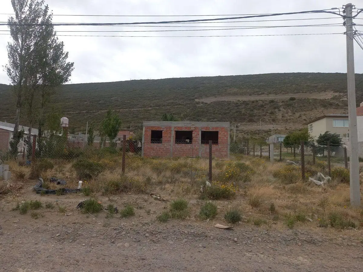 TERRENO CON MEJORA A MTS DEL CAMINO ROQUE GONZALEZ 2
