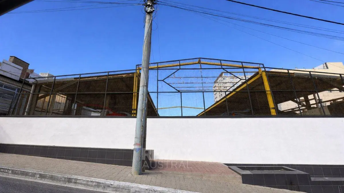 TERRENO CON SALIDA A DOS CALLES CENTRO COMODORO 4