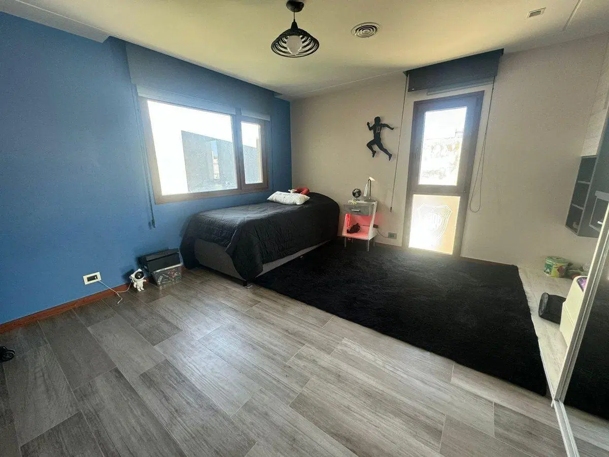 Casa 5 dormitorios en zona norte 4