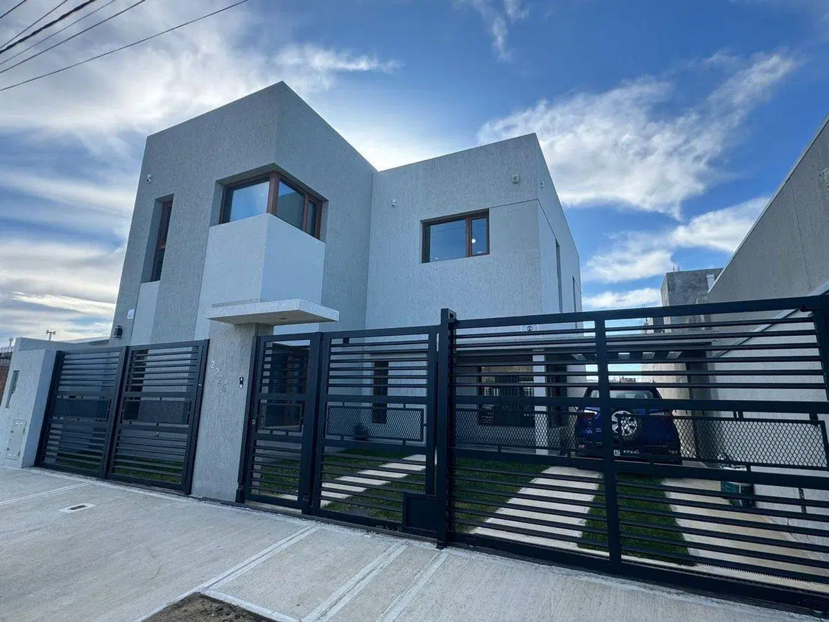 Casa 5 dormitorios en zona norte 2