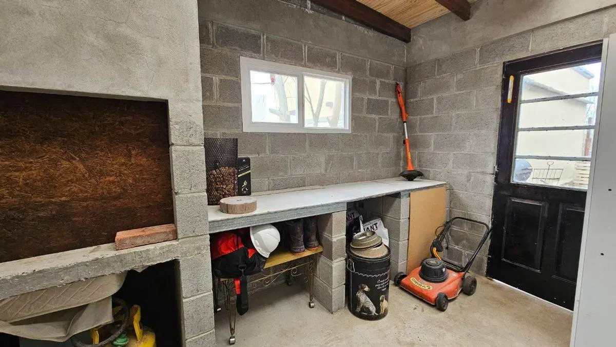 DOS CASAS EN UN LOTE DE 800m2 EN BELLA VISTA OESTE 5