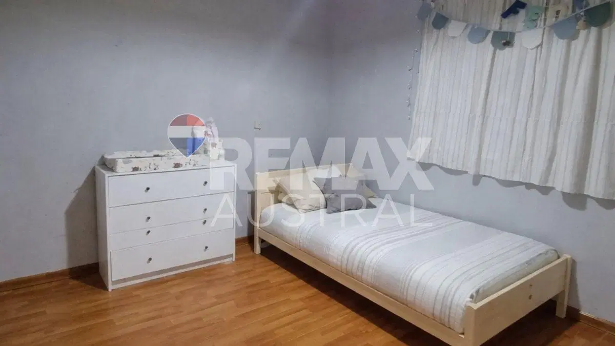 Departamento en zona comercial 5