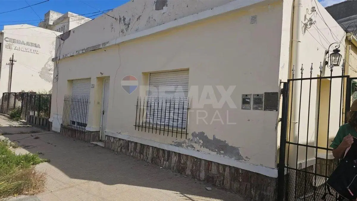 CASA APTA PARA EDIFICAR EN ZONA CENTRO 3