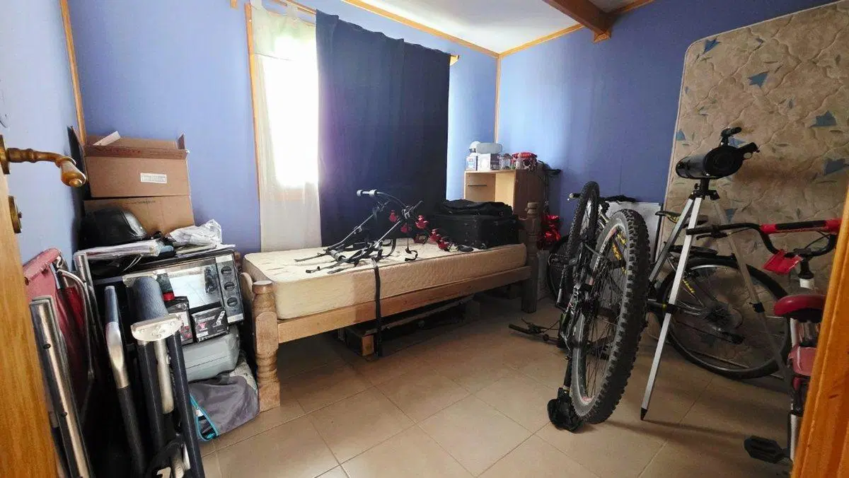 TERRENO 1000MT2 CON DOS VIVIENDAS BARRIO ARENALES 4