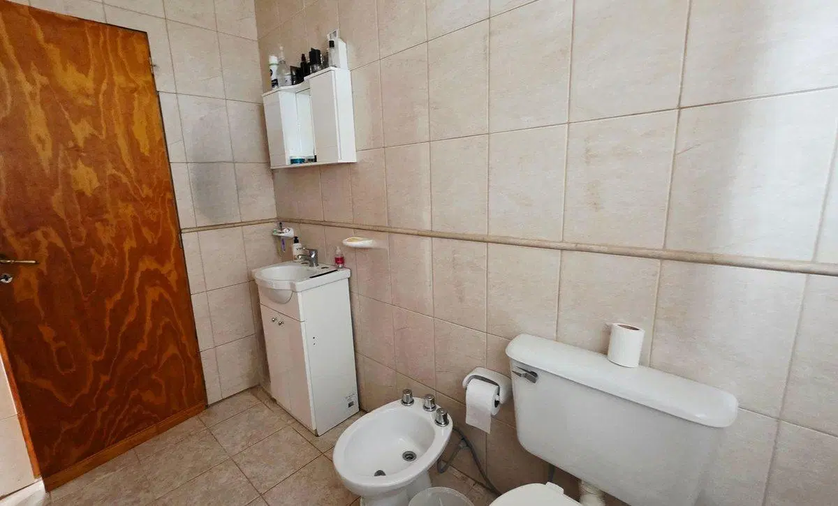 TERRENO 1000MT2 CON DOS VIVIENDAS BARRIO ARENALES 8
