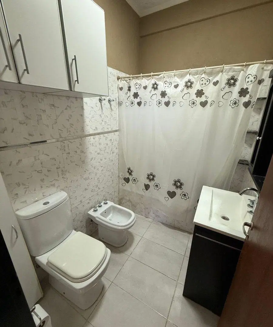 CASA 4 DORMITORIOS BARRIO PUEYRREDON 2