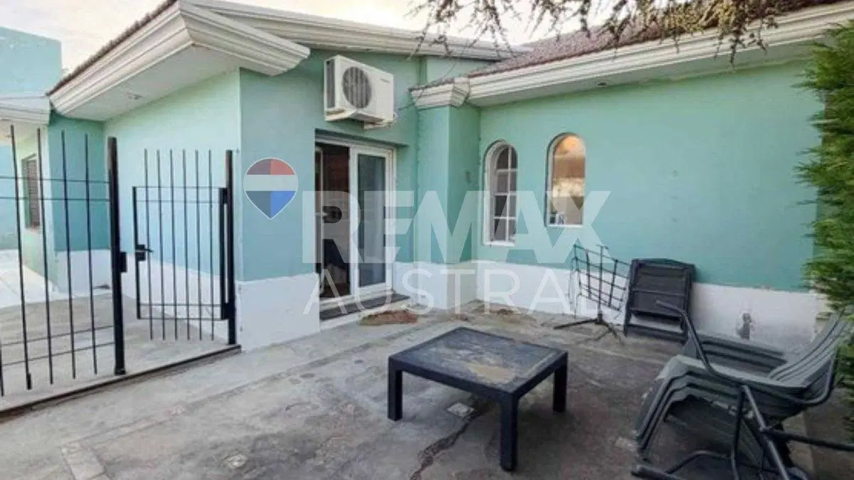 CASA 4 DORMITORIOS KM3 5