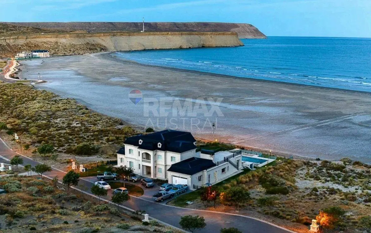 TERRENO CON EXCELENTE VISTA - LA HERRADURA 2