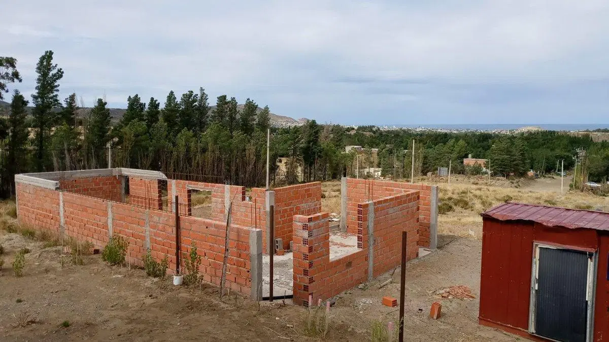 TERRENO 360 M2 MEJORA 75 M2 VENTA LOTEO LOS SAUCES 5