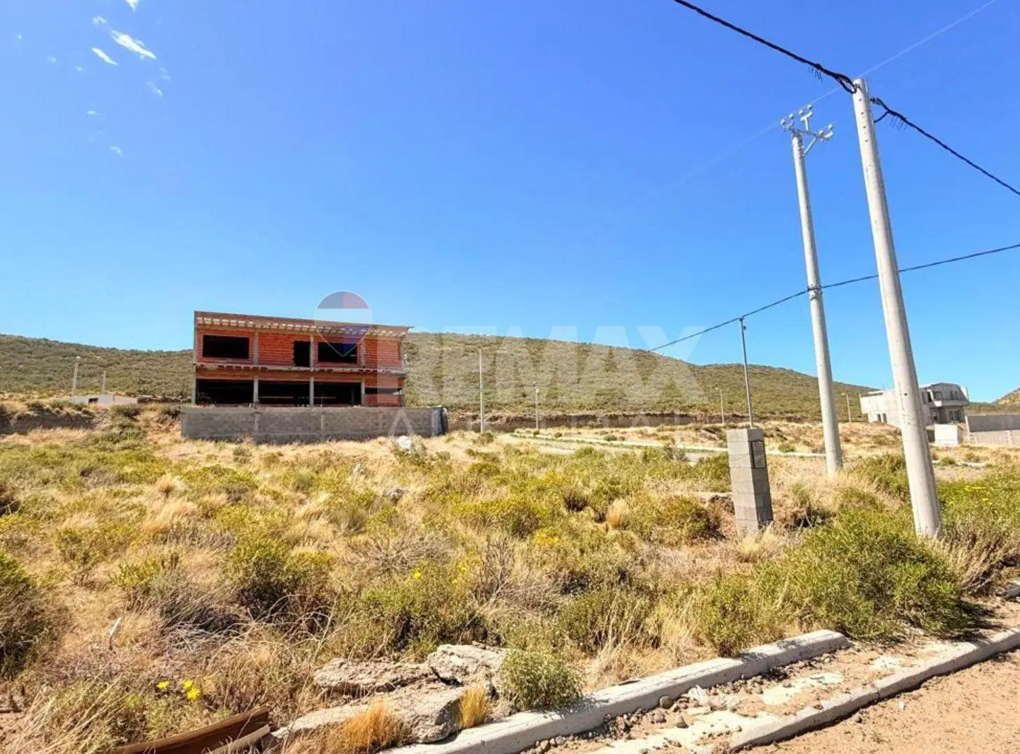 LOTE EN BARRIO CERRADO 3