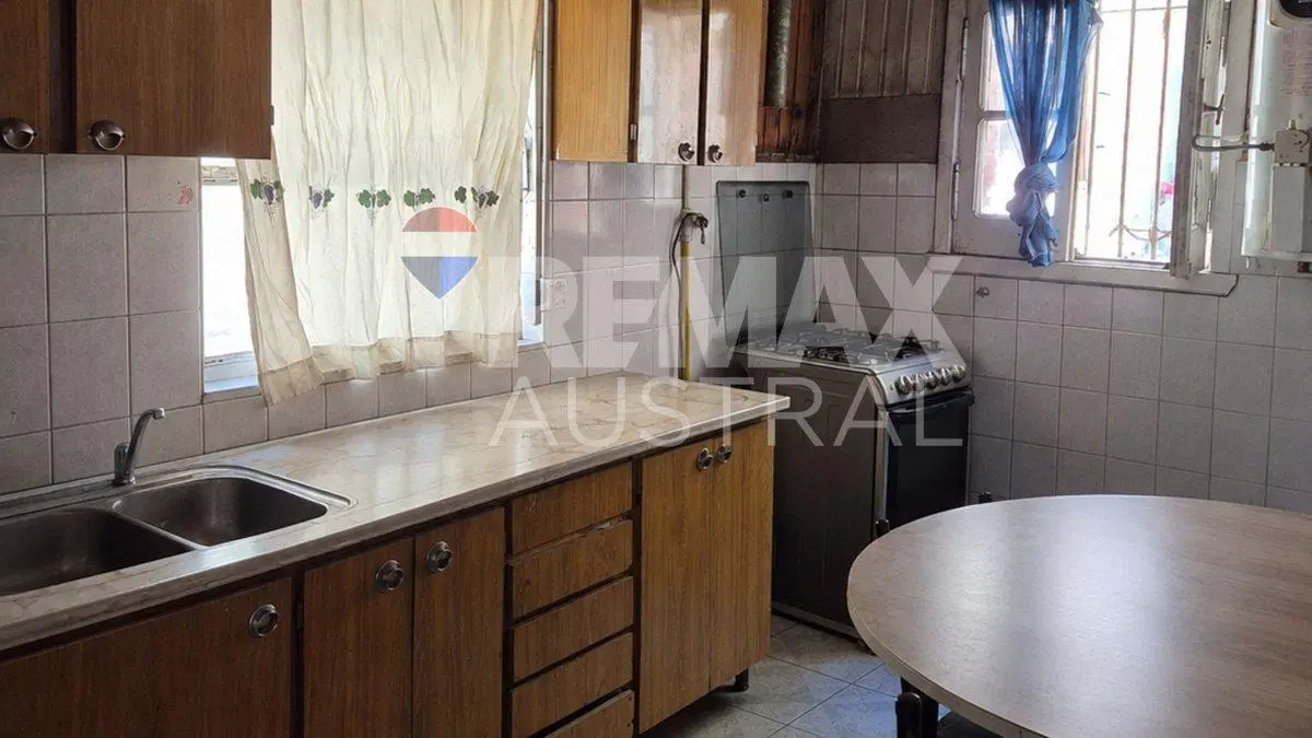 Lote con  vivienda a refaccionar 4
