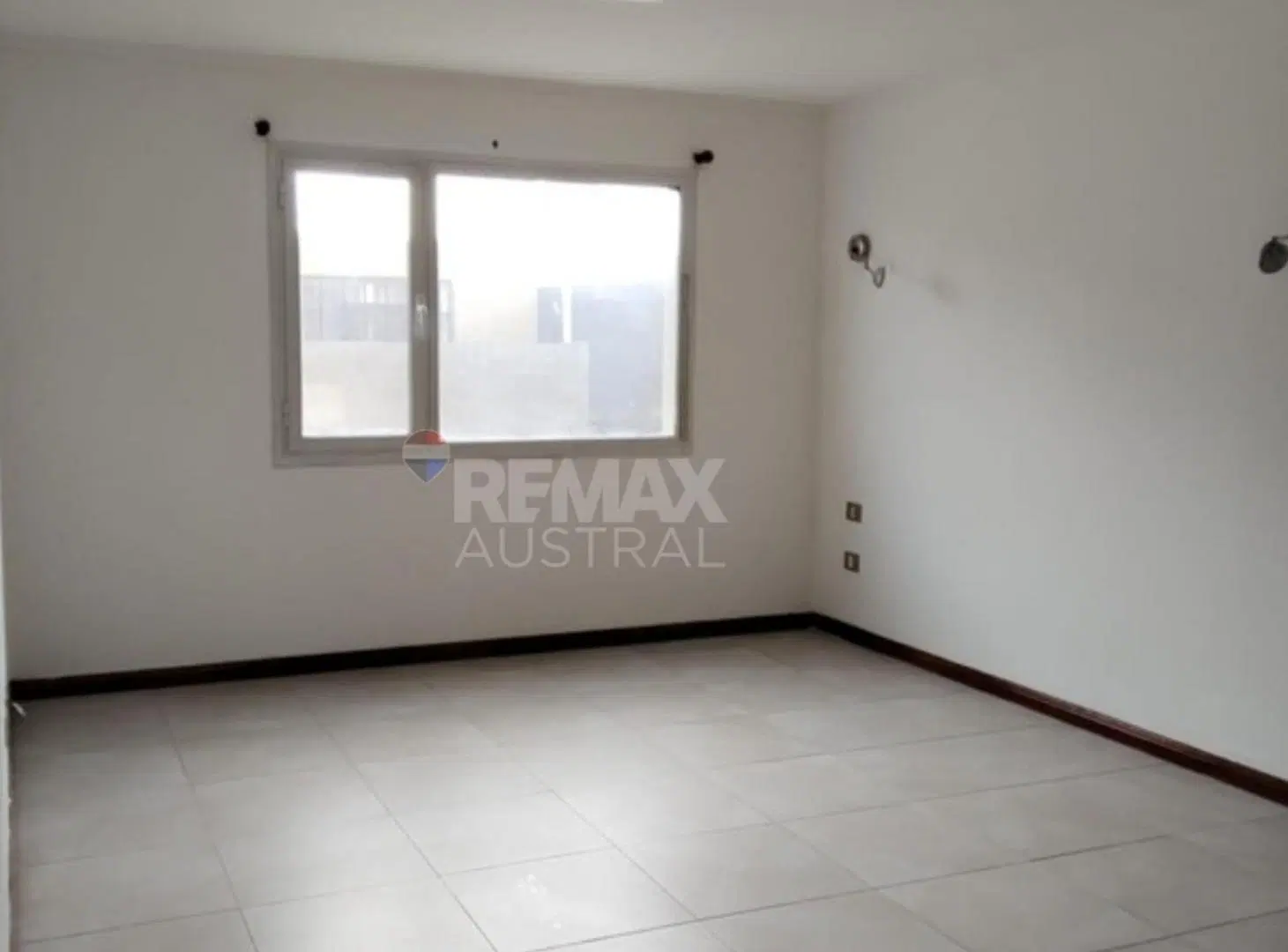 CASA 4 DORM.QUINCHO.ENTRADA AUTO 4