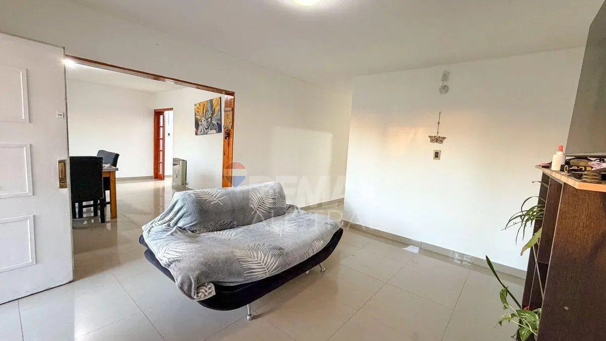 VENTA CASA 3 DORMITORIOS, QUINCHO, GARAGE Y PATIO 2